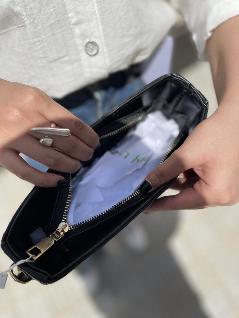 کیف دوشی زنانه پاسپورتی