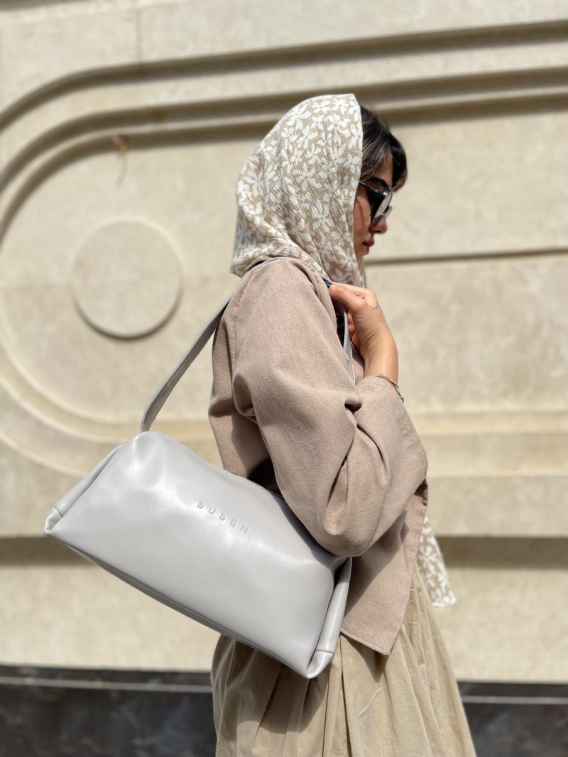 کیف دوشی زنانه طوسی رنگ