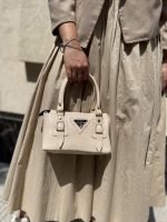 کیف دوشی و دستی زنانه پاسپورتی کرم رنگ