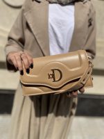 کیف دوشی و دستی پاسپورتی زنانه رنگ کرم