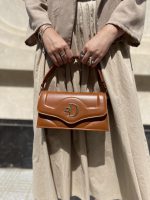 کیف دوشی و دستی پاسپورتی زنانه رنگ کرم