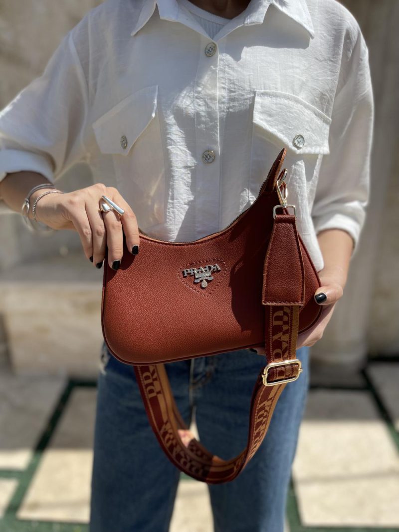 کیف دوشی زنانه پرادا رنگ آجری