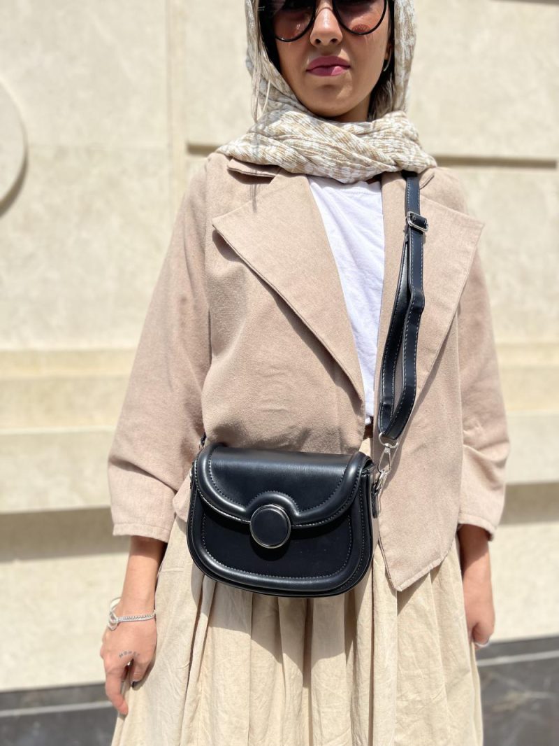 کیف دوشی پاسپورتی زنانه رنگ مشکی