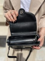 کیف دوشی پاسپورتی زنانه رنگ مشکی