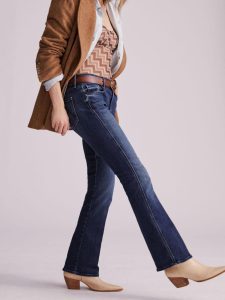 استایل شلوار بوتکات زنانه با مانتو کتی 