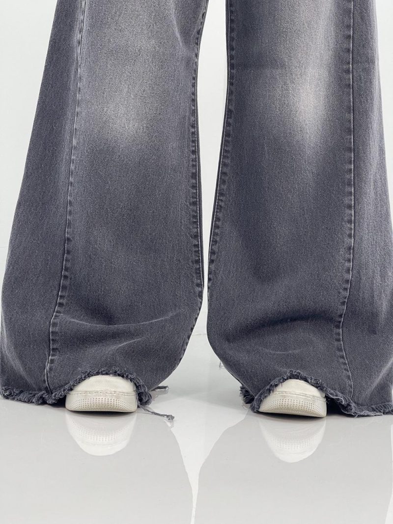 شلوار جین زنانه شافل بگ زغالی با سنگشور صدفی از بغل