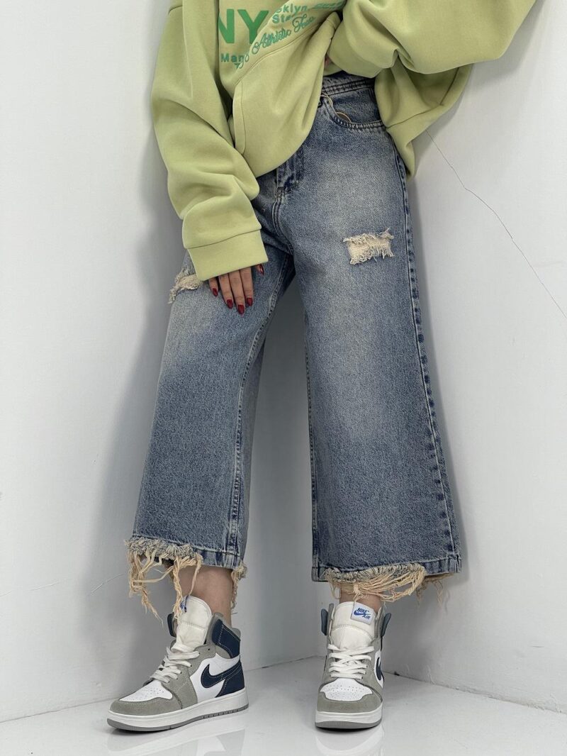 شلوار جین زنانه واید لگ آبی با سنگشور کرم