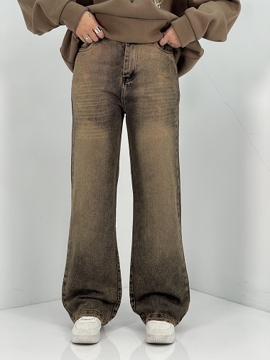 شلوار جین زنانه نیم بگ قهوه ای