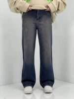 شلوار جین زنانه نیم بگ آبی تیره با سنگشور کرم