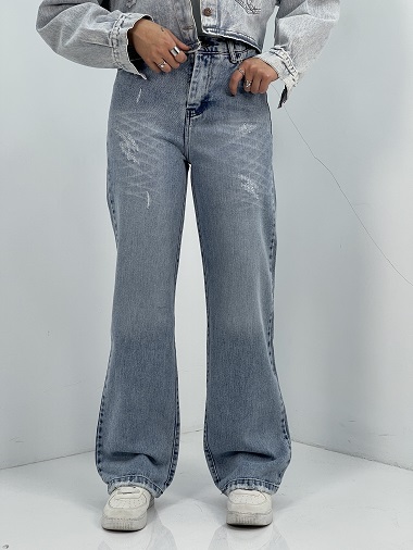 شلوار جین زنانه نیم بگ آبی روشن