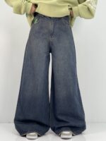 شلوار جین زنانه سرمه ای با سنگشور کرم